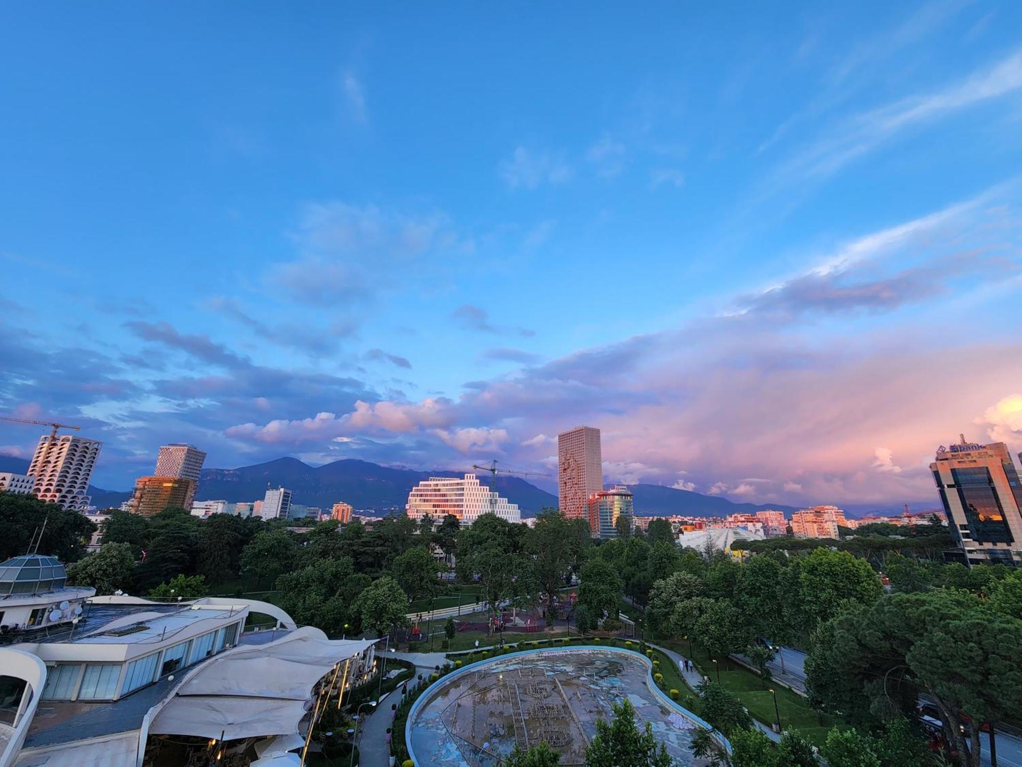 Tirana City Center Penthouse Oasis エクステリア 写真
